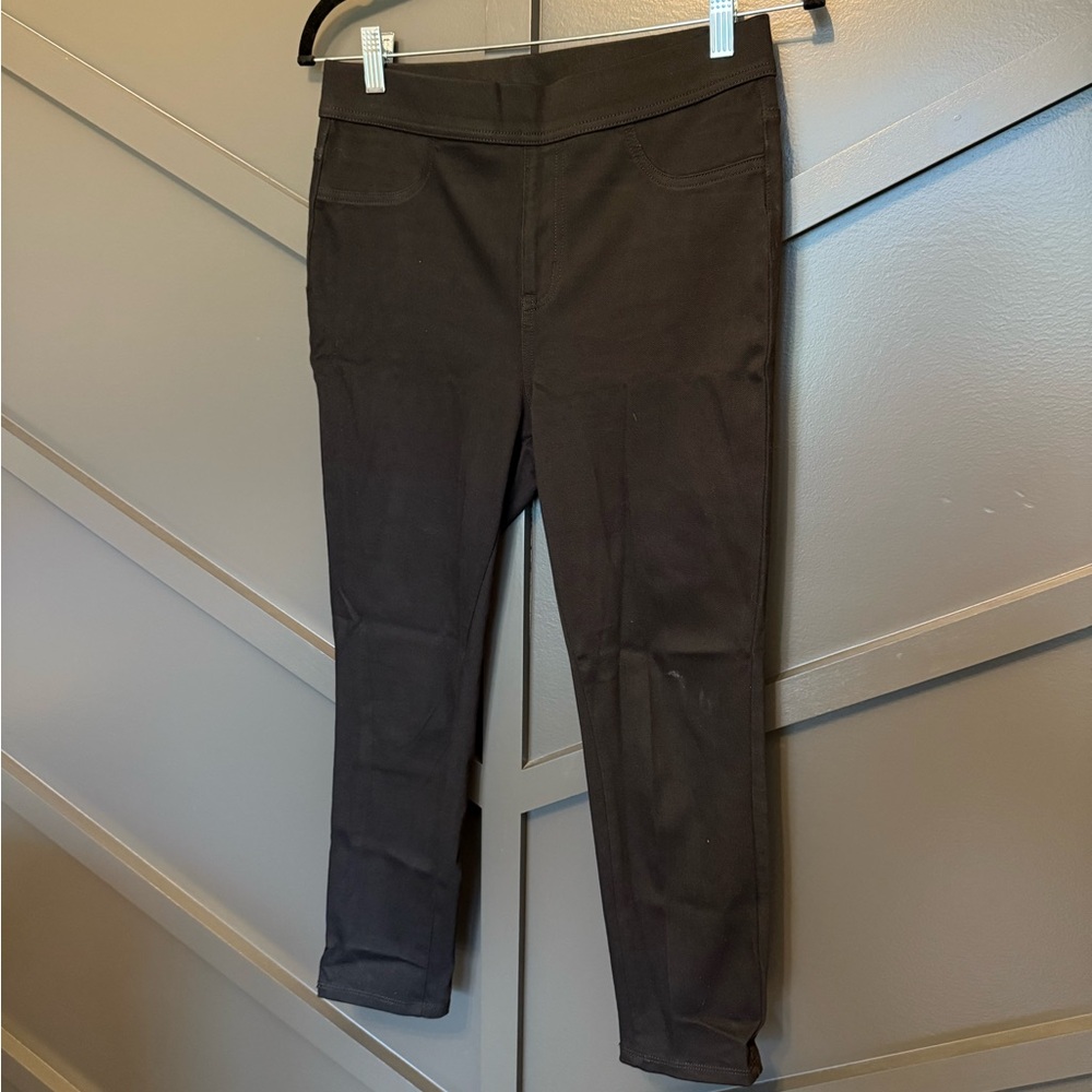 💙Black pull-on ankle pants- like new!